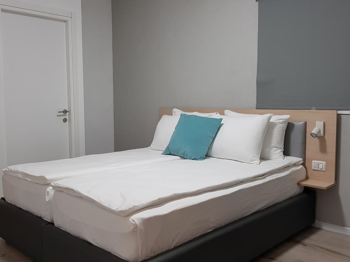 Guest House The Erez Or Yehuda Exterior foto